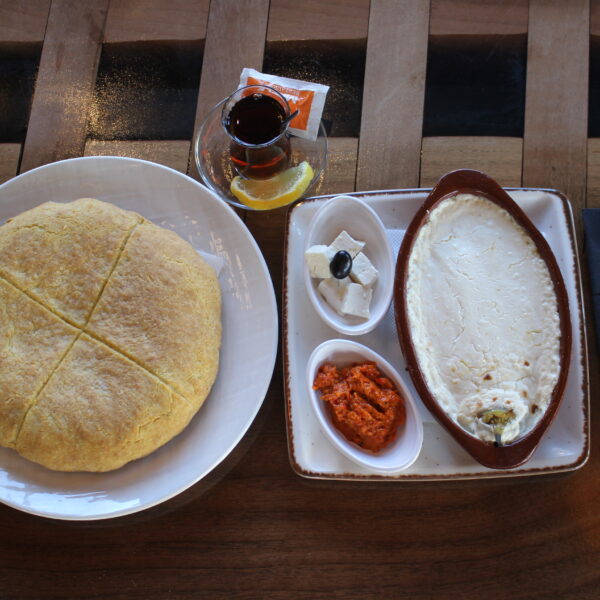 Pogaqë Tradicionale