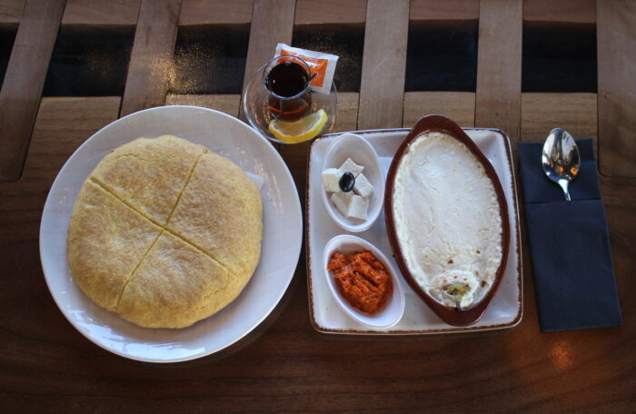 Pogaqë Tradicionale